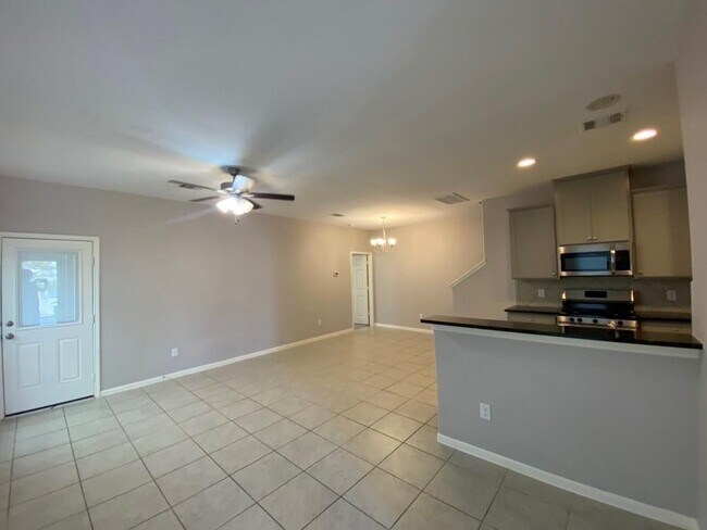 Building Photo - 125 Camelot Pl Ct
