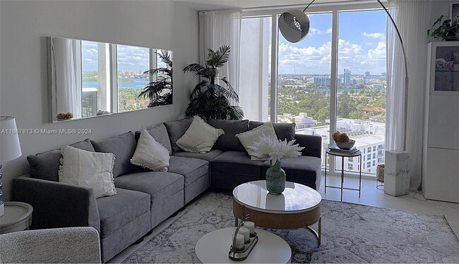 Building Photo - 10275 Collins Ave