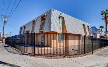 Building Photo - 3520 Cambridge St