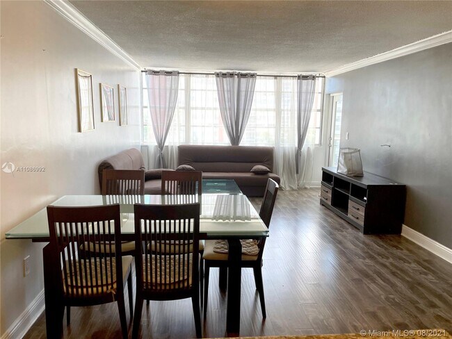 Foto del edificio - 1301 NE Miami Gardens Dr