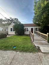 Building Photo - 1004 Hugo St