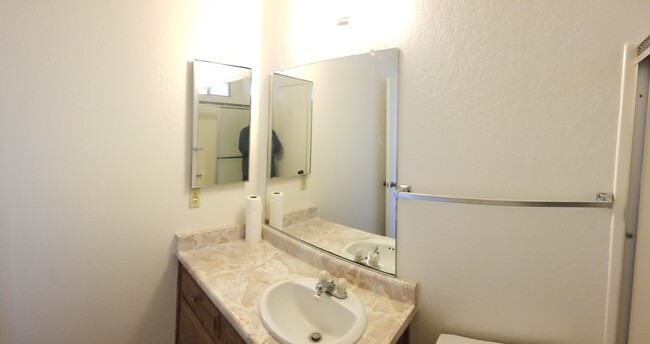 Building Photo - 1 bed 1 bath single level Condo in Los Osos!