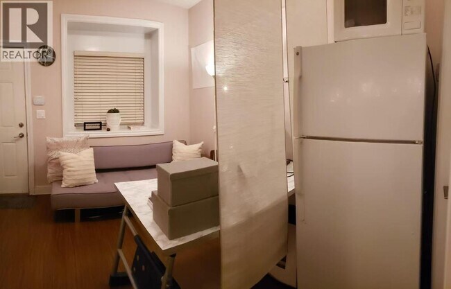 Photo du bâtiment - 546X Chaffey Ave