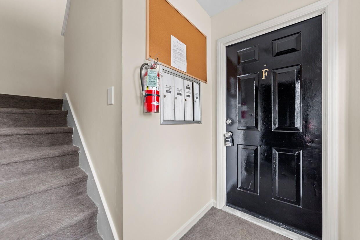 Primary Photo - Two bedroom, 1.5 bath apartment home at Ha...