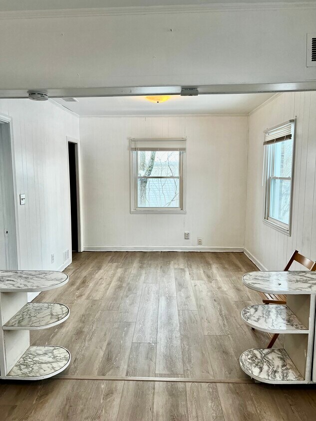 Primary Photo - 821 Krehl Ave