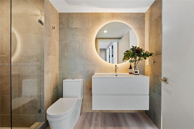 Foto del edificio - 185 SW 7th St