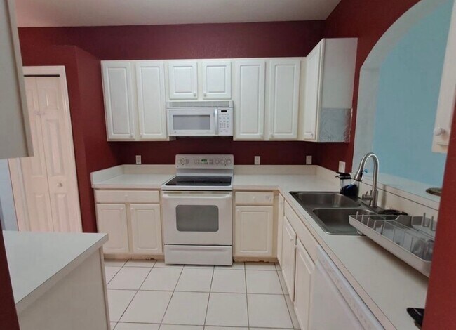 Foto del edificio - 7880 Lake Sawgrass Loop