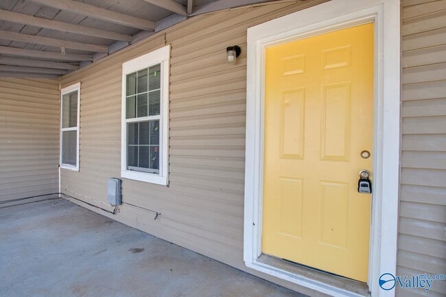 Building Photo - 3701 Fairview St SW