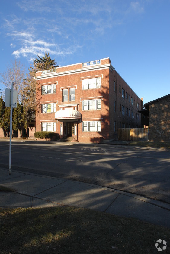 Building Photo - 1501 W Yakima Ave