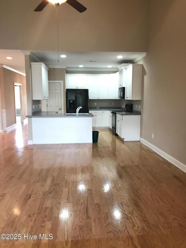 Foto del edificio - 3013 Braewood Ct