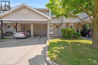 Building Photo - 125 Sekura Crescent