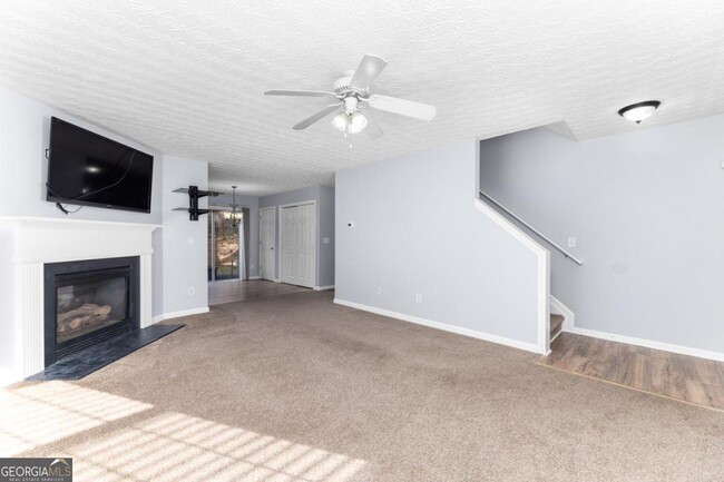 Building Photo - 400 Spring Head Dr SE