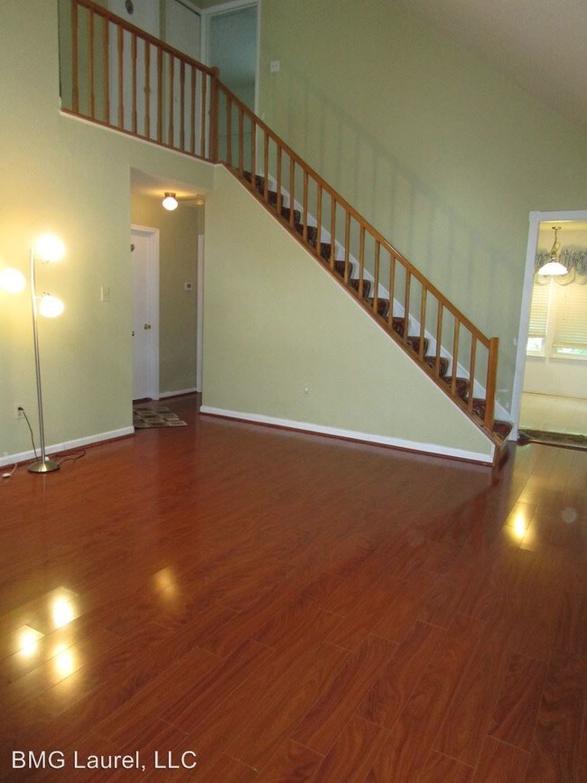 Building Photo - 3 br, 3 bath House - 7129 Carriage Hill Drive