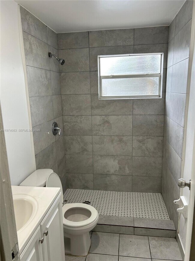 Foto del edificio - 2615 NW 13th Ct