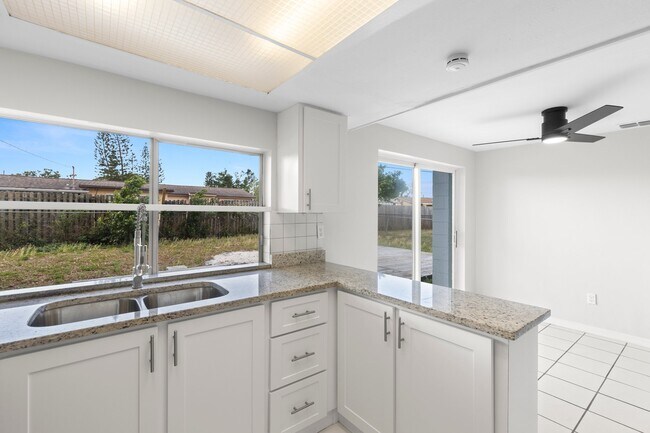 Foto del edificio - 3337 Winder Dr