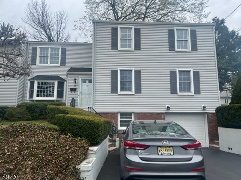 36 Cross St, Nutley, NJ 07110 Room for Rent in Nutley, NJ
