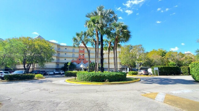 Building Photo - 8290 Lake Dr
