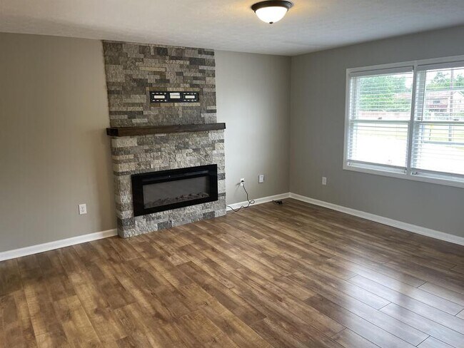 Building Photo - 970 Spanish Grove Dr