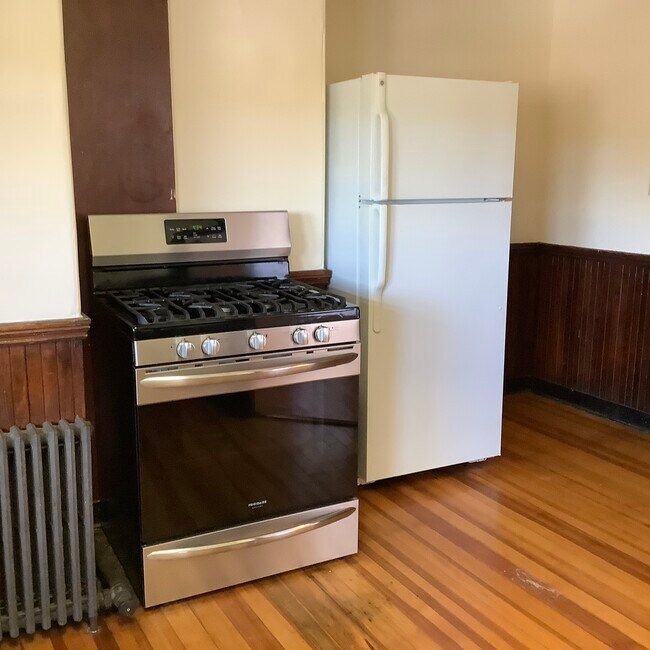 Building Photo - 64 North St