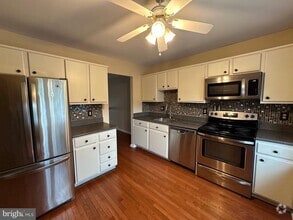 Building Photo - 5512 Winford Ct