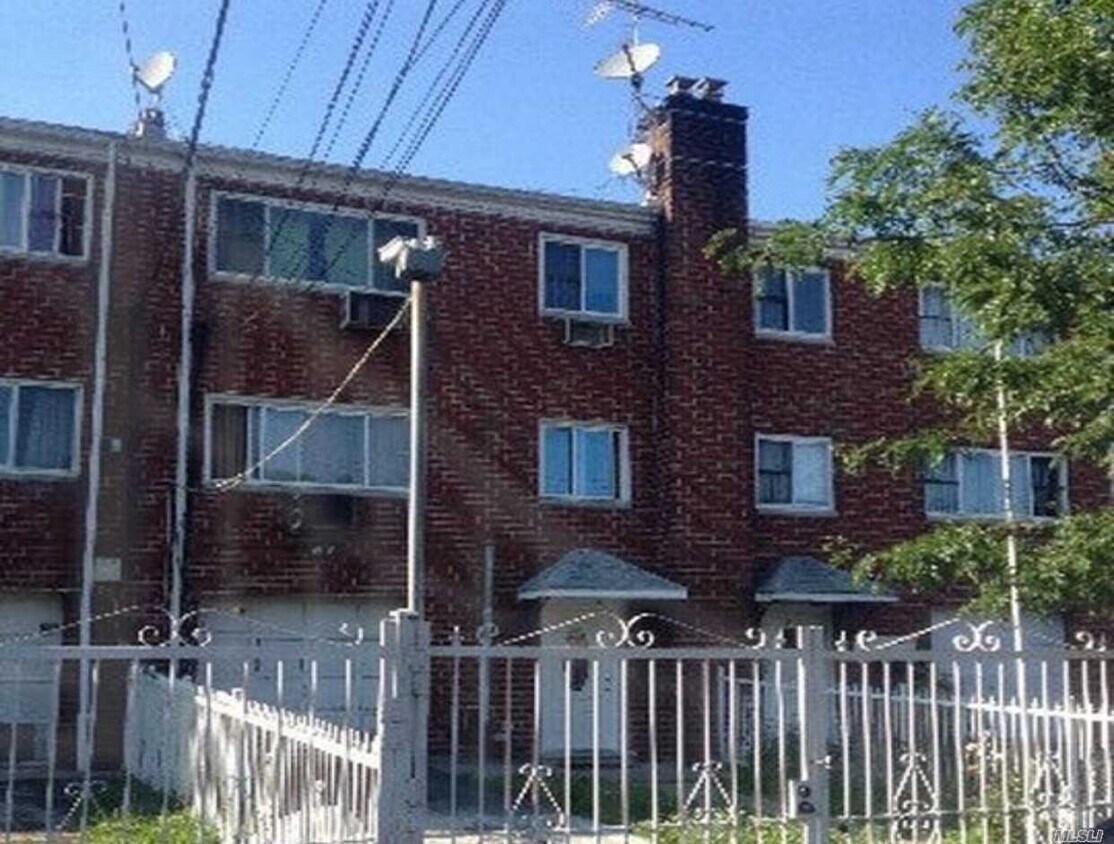 2341 Powell Ave, The Bronx, NY 10462 Room for Rent in The Bronx, NY