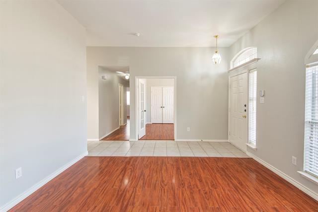 Foto del edificio - 2424 Cimmaron Dr