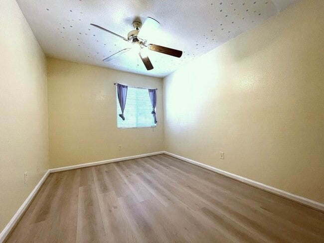 Foto del edificio - 752 Memorial Mews St