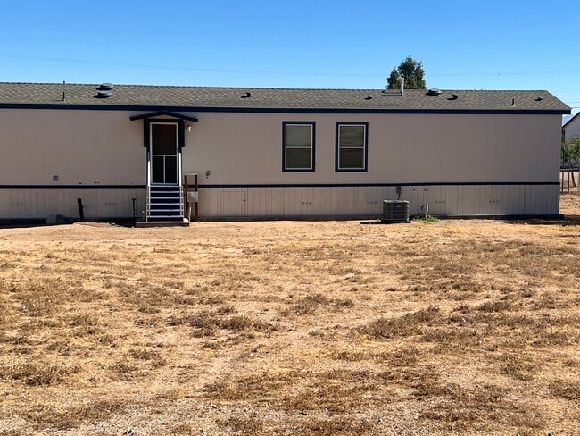 Backyard - 17837 Valencia St