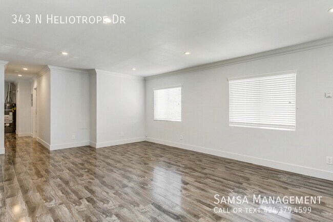 Foto del edificio - 343 Heliotrope Dr