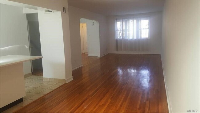 Building Photo - 144-38 Melbourne Ave