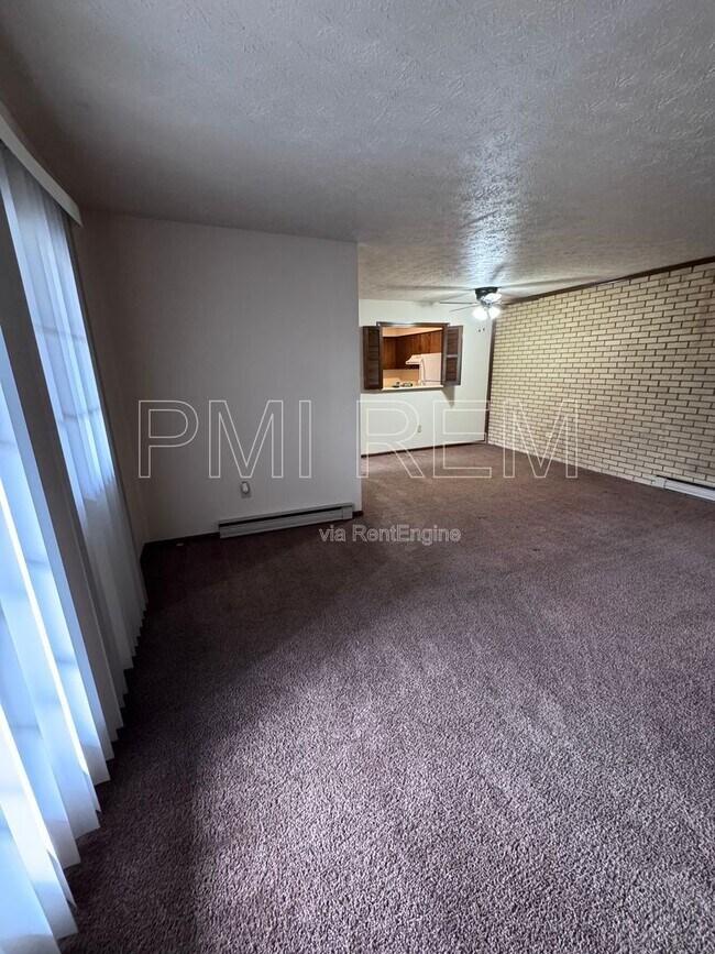 Foto del edificio - 7715 Hills and Dales Rd NW