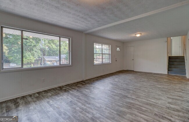 Foto del edificio - 8774 Channing Dr