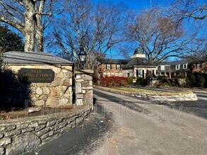 Building Photo - 5025 Hillsboro Pike