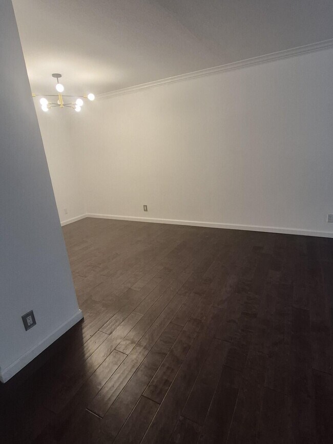 Foto del edificio - 600 W 9th St
