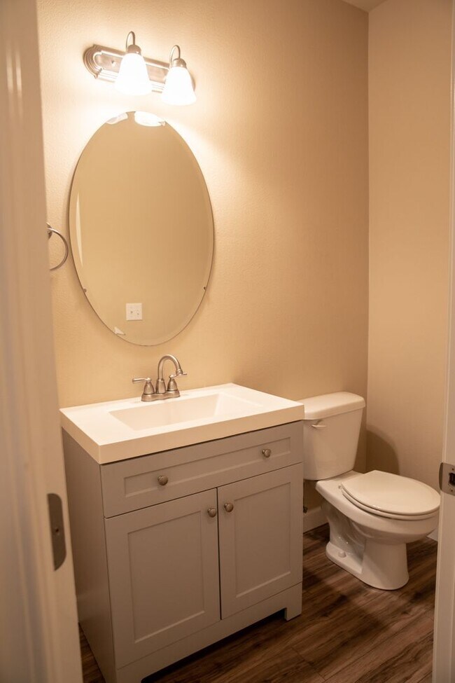 Foto del edificio - 4444 Edgewater Blvd NE, Lacey - 3bd plus den