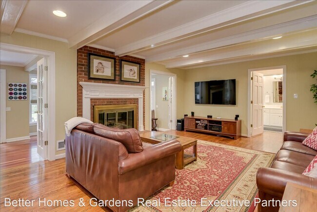 Foto del edificio - 5 br, 3.5 bath House - 435 Waverly Drive