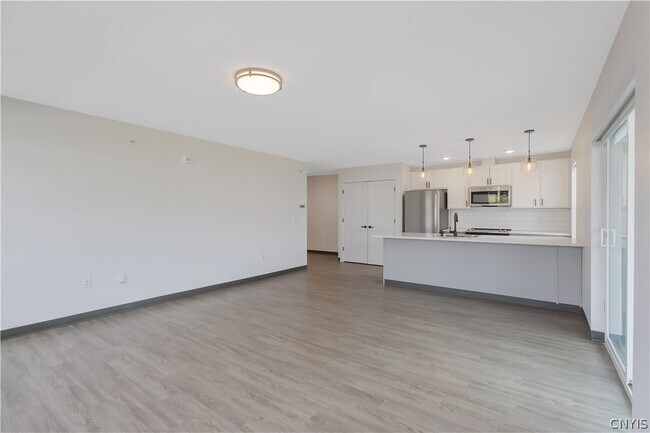 Building Photo - 16 Loso Dr