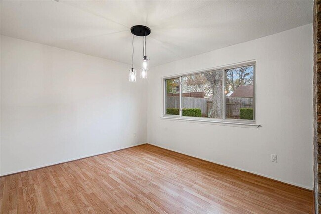 Foto del edificio - 1413 Gracy Dr