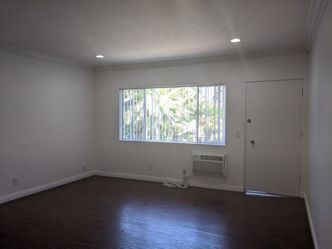 Foto del edificio - 14024 Oxnard St