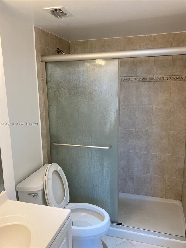 Building Photo - 17890 W Dixie Hwy