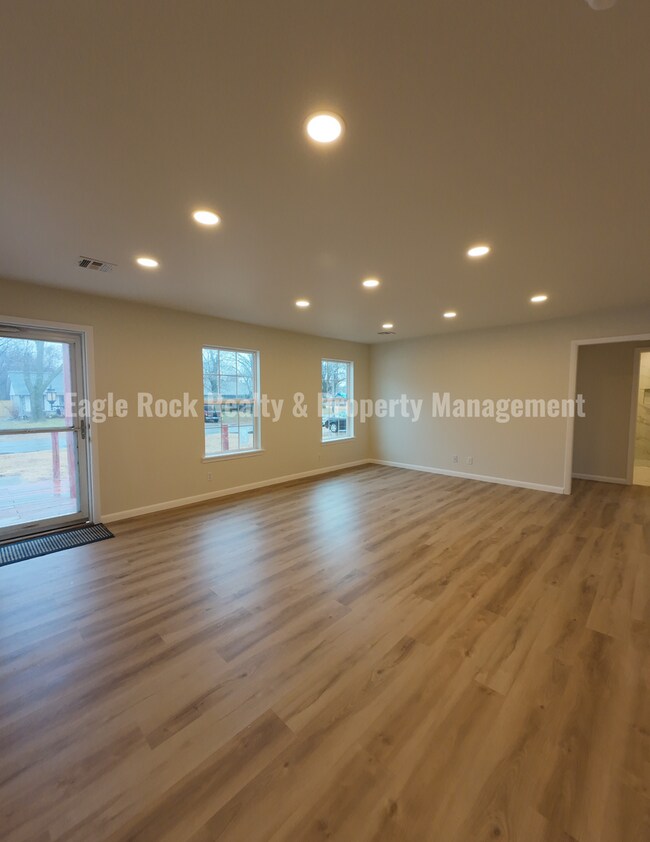 Foto del edificio - 1369 E 67th St