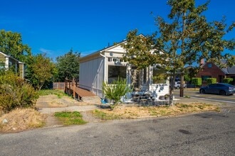 Building Photo - 5101 N 45th St