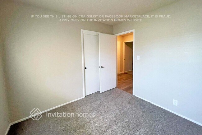 Foto del edificio - 217 Locust Dr