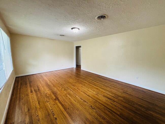 Foto del edificio - 613 Dehart St