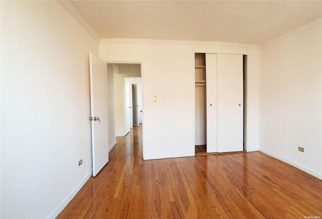 Foto del edificio - 51-33 Goldsmith St