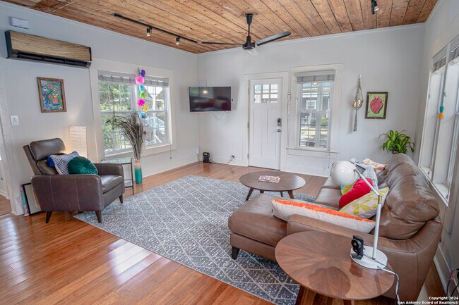 Foto del edificio - 311 Alamosa Ave