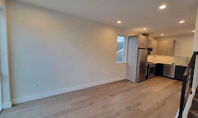 Foto del edificio - Newer end unit 2 bed 2 bath townhome w/ amazing views