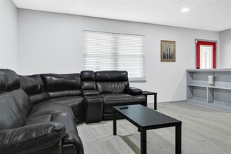 Building Photo - 1806 Clayton Dr