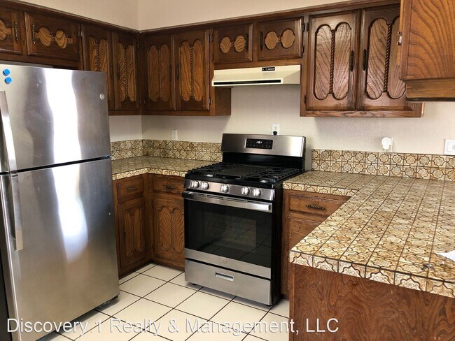 Building Photo - 3 br, 2 bath House - 2011 Spruce Needle RD SE