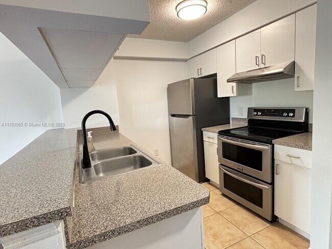 Foto del edificio - 420 S Park Rd